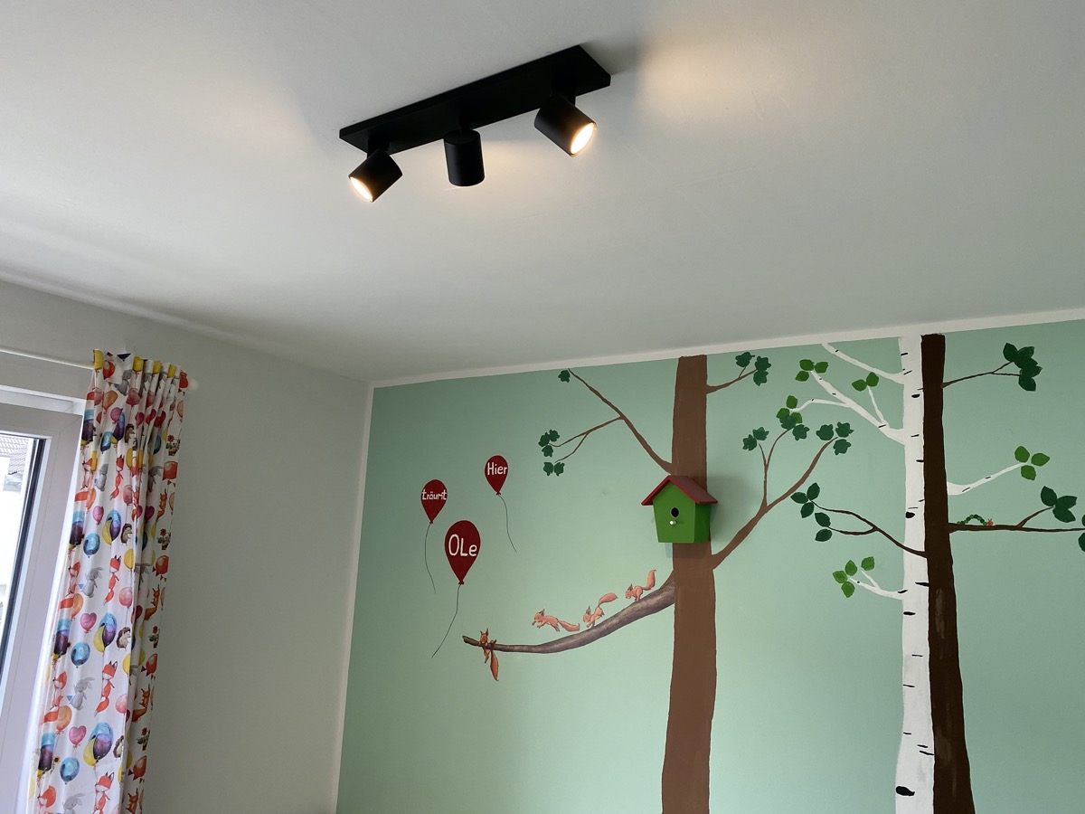 My review of the Hue Centris ceiling spotlight - Hueblog.com