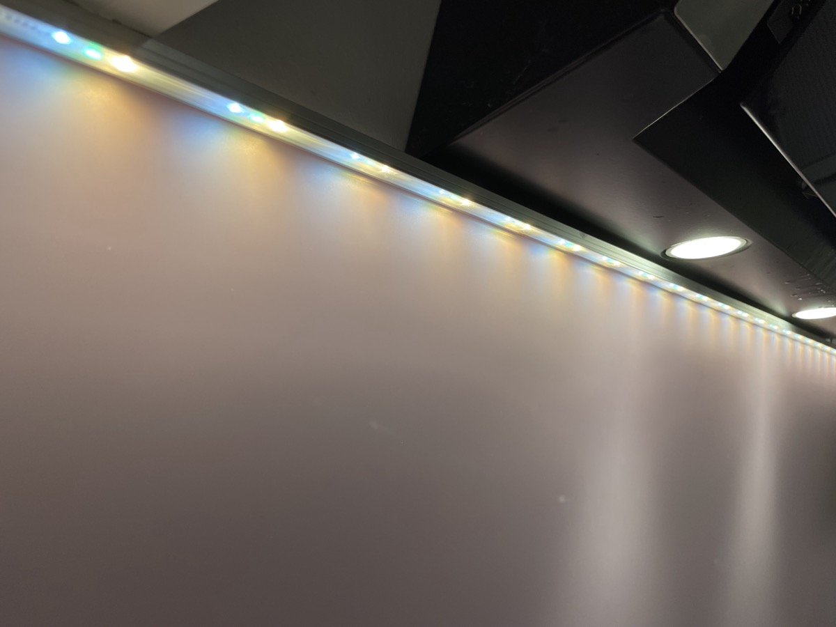 Ambiance Gradient Lightstrip: Review of the Philips Hue innovation