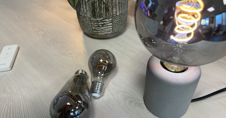 Hueblog: EcoDim Filaments: Great E27 lamp with smokey look