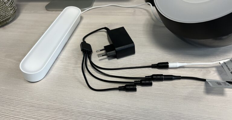 Hueblog: Quadruple power supply for Play Lightbar, Iris, Bloom & Co.