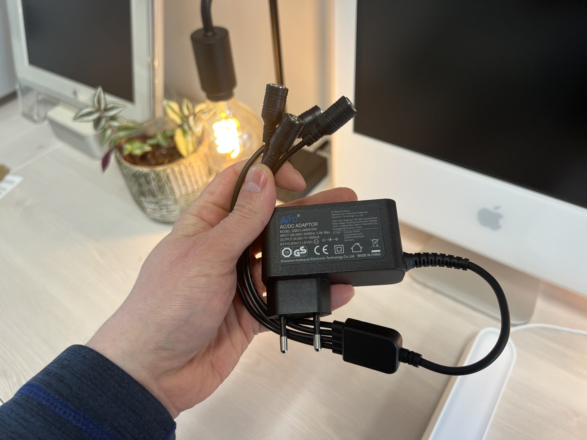 Hueblog: Quadruple power supply for Play Lightbar, Iris, Bloom & Co.