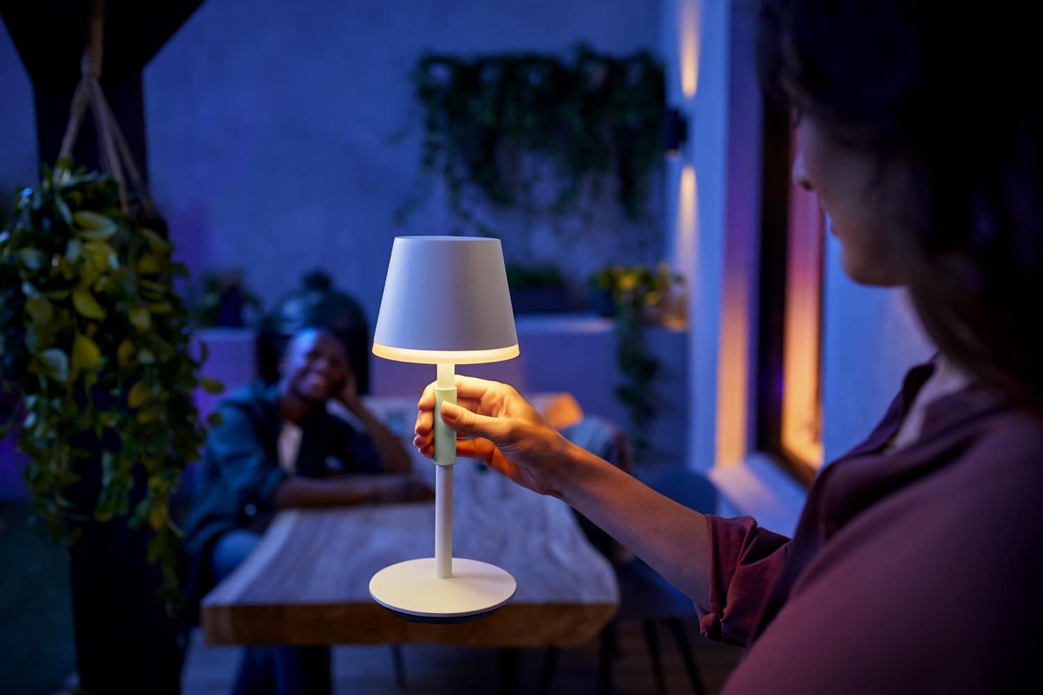 Hueblog: Philips Hue Go: The new portable table lamp in detail