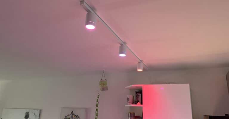 Hueblog: Philips Hue Perifo track system: unboxing and installation